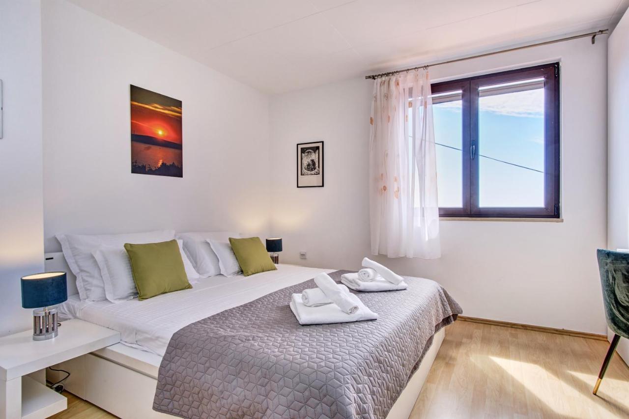 Apartment Mateo Miholascica Eksteriør bilde